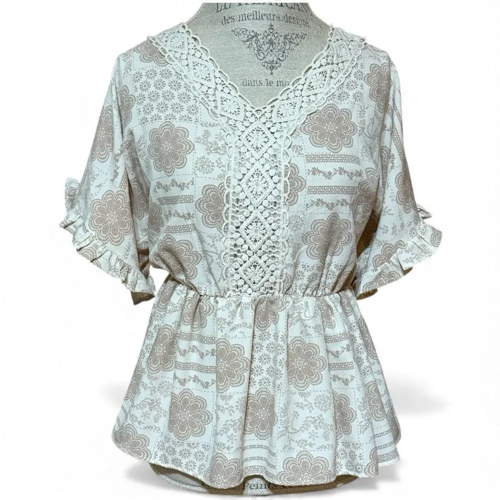 Daytrip Medallion Print Peplum Top Ivory Tan Size Small - Picture 2 of 10